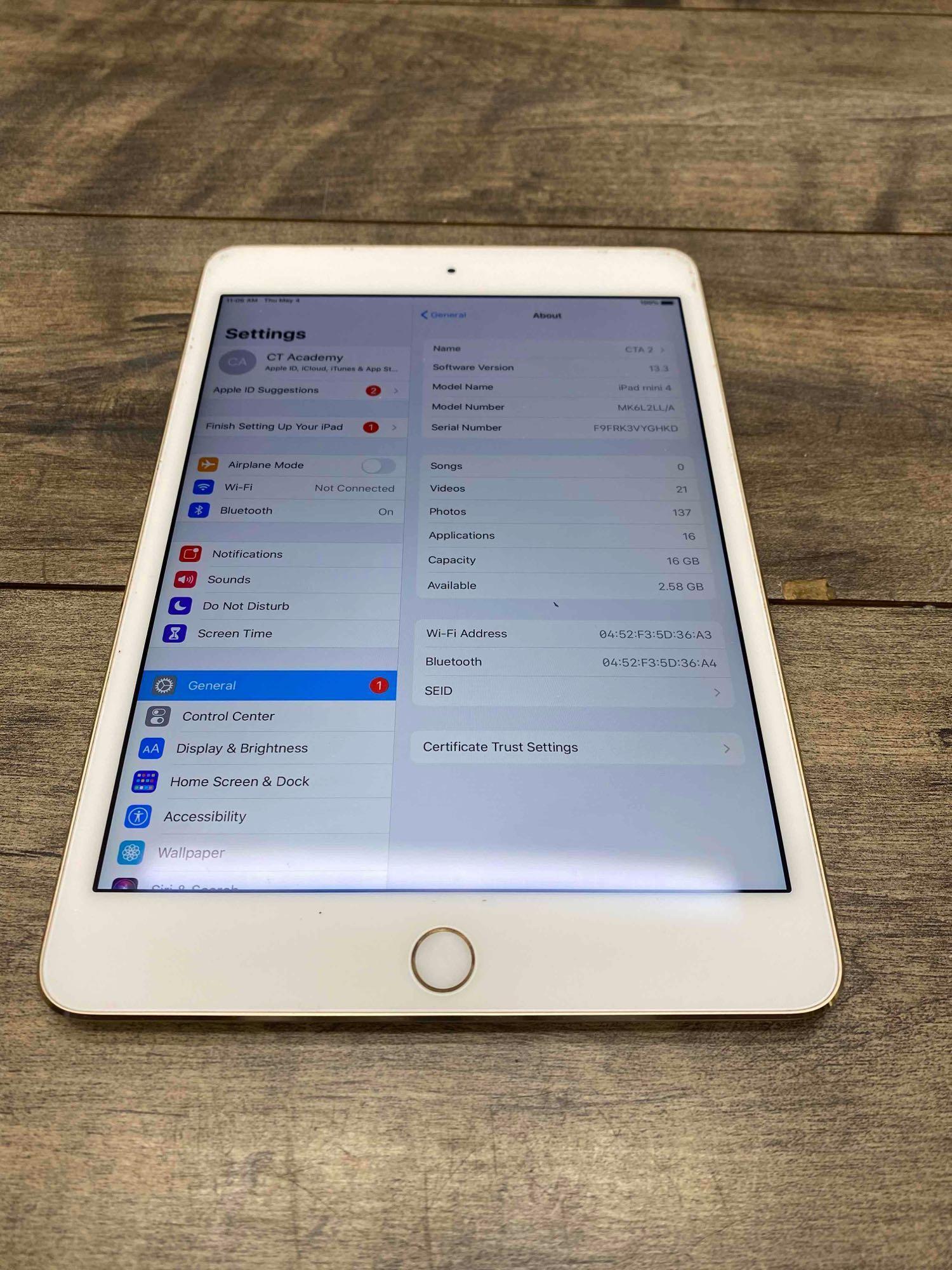Apple iPad mini 4