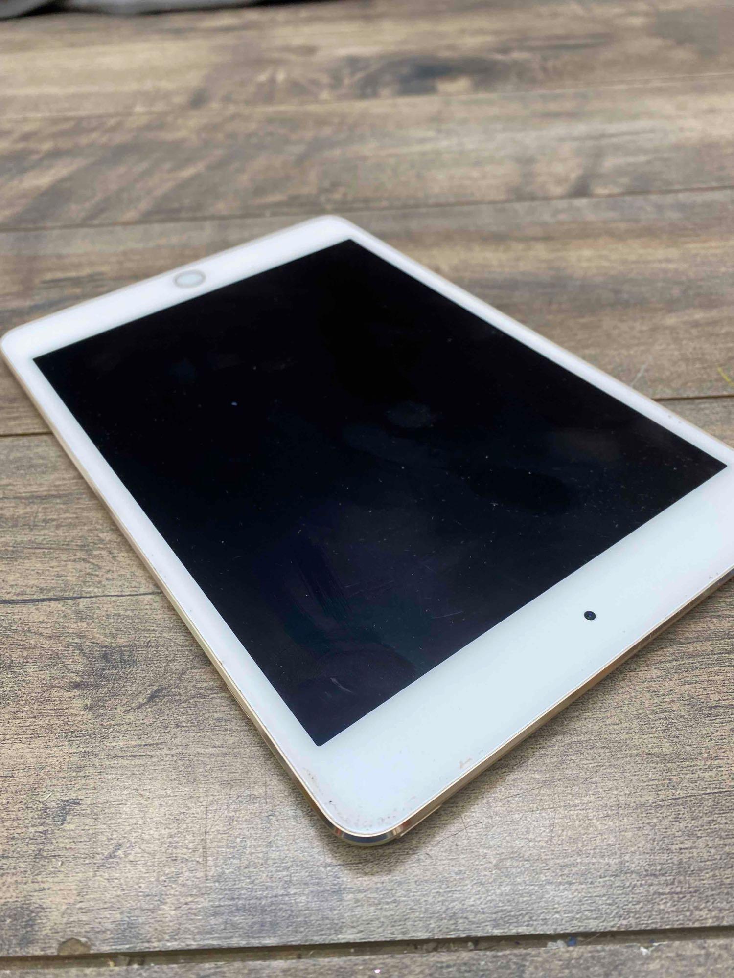 Apple iPad mini 4