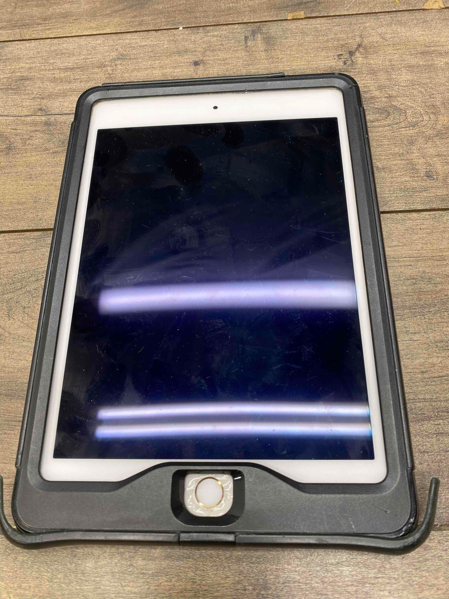Apple iPad mini 4