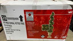 HOME ACCENTS 6FT Pre-Lit Spiral Potted Tree
