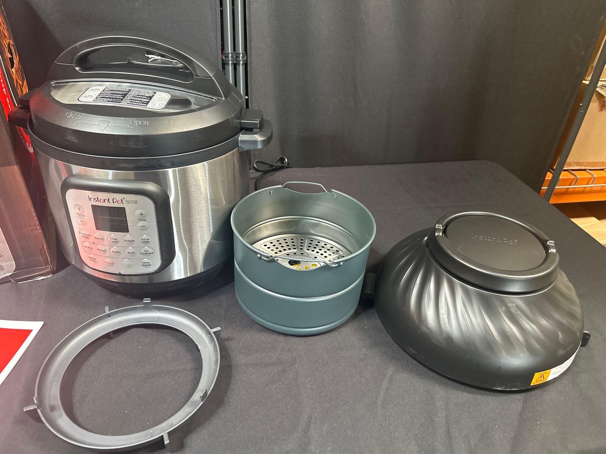 Instant Pot Multi Cooker & Air Fryer