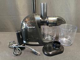 AMZCHEF Masticating Juicer Machines