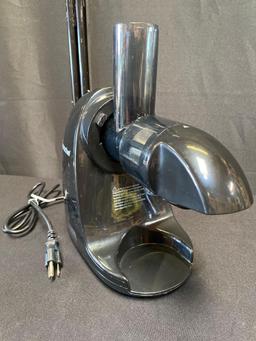 AMZCHEF Masticating Juicer Machines