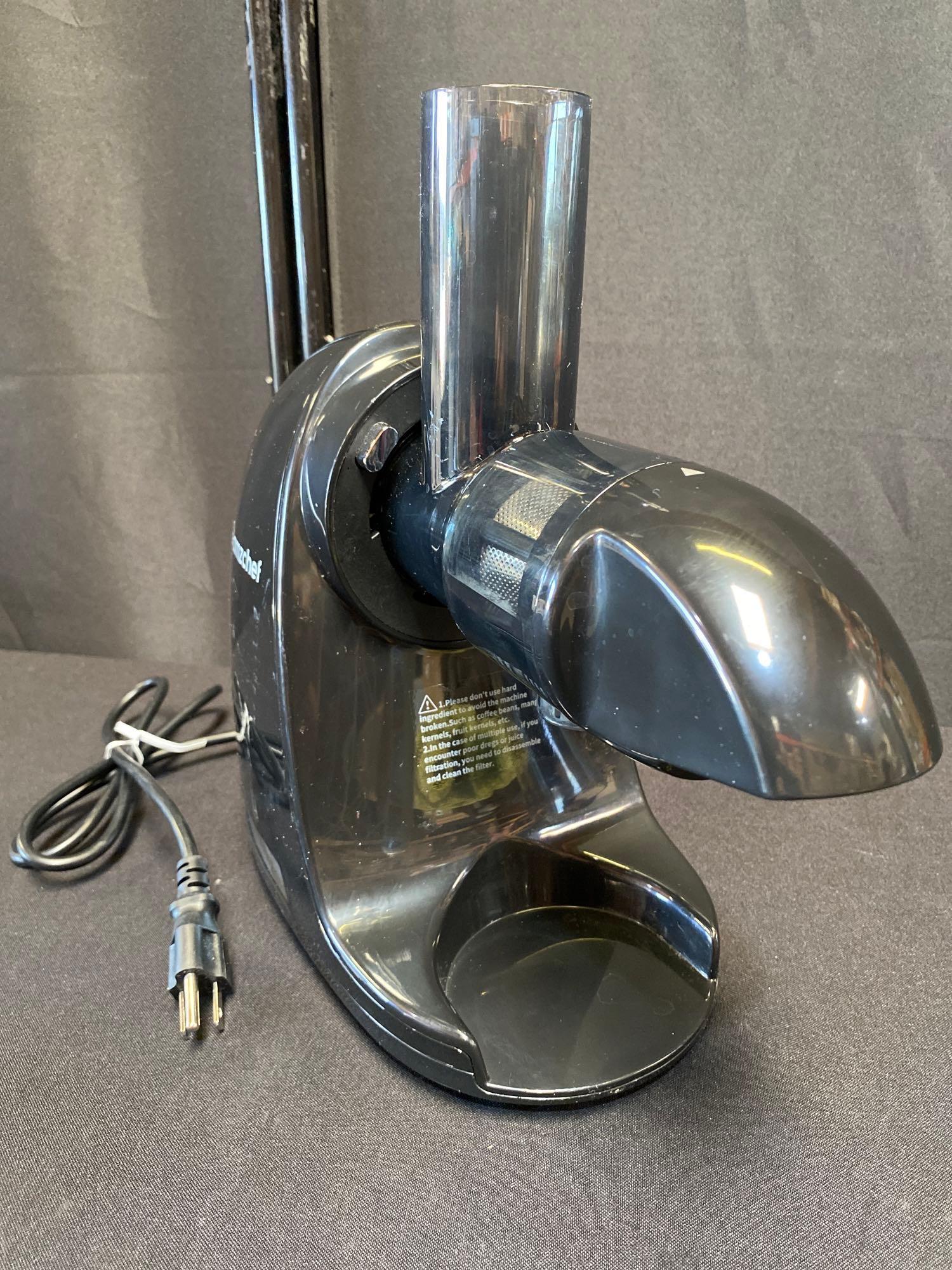 AMZCHEF Masticating Juicer Machines