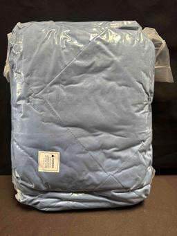 ViscoSoft All Seasons Twin/Twin XL Down Alternative Reversible Comforter - Perfect for Dorm Bedding