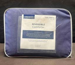 ViscoSoft All Seasons Twin/Twin XL Down Alternative Reversible Comforter - Perfect for Dorm Bedding