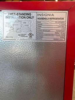 Insignia - Retro 3.1 cu. ft. Mini Fridge with Top Freezer - Red