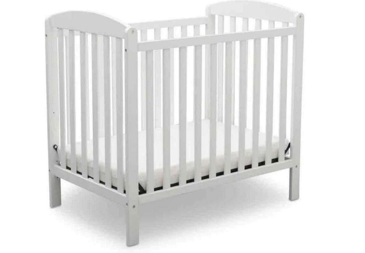 Delta Children Sprout Mini Crib with Mattress