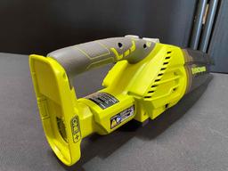RYOBI ONE+ 18V Lithium-Ion Cordless EVERCHARGE Hand Vacuum Kit