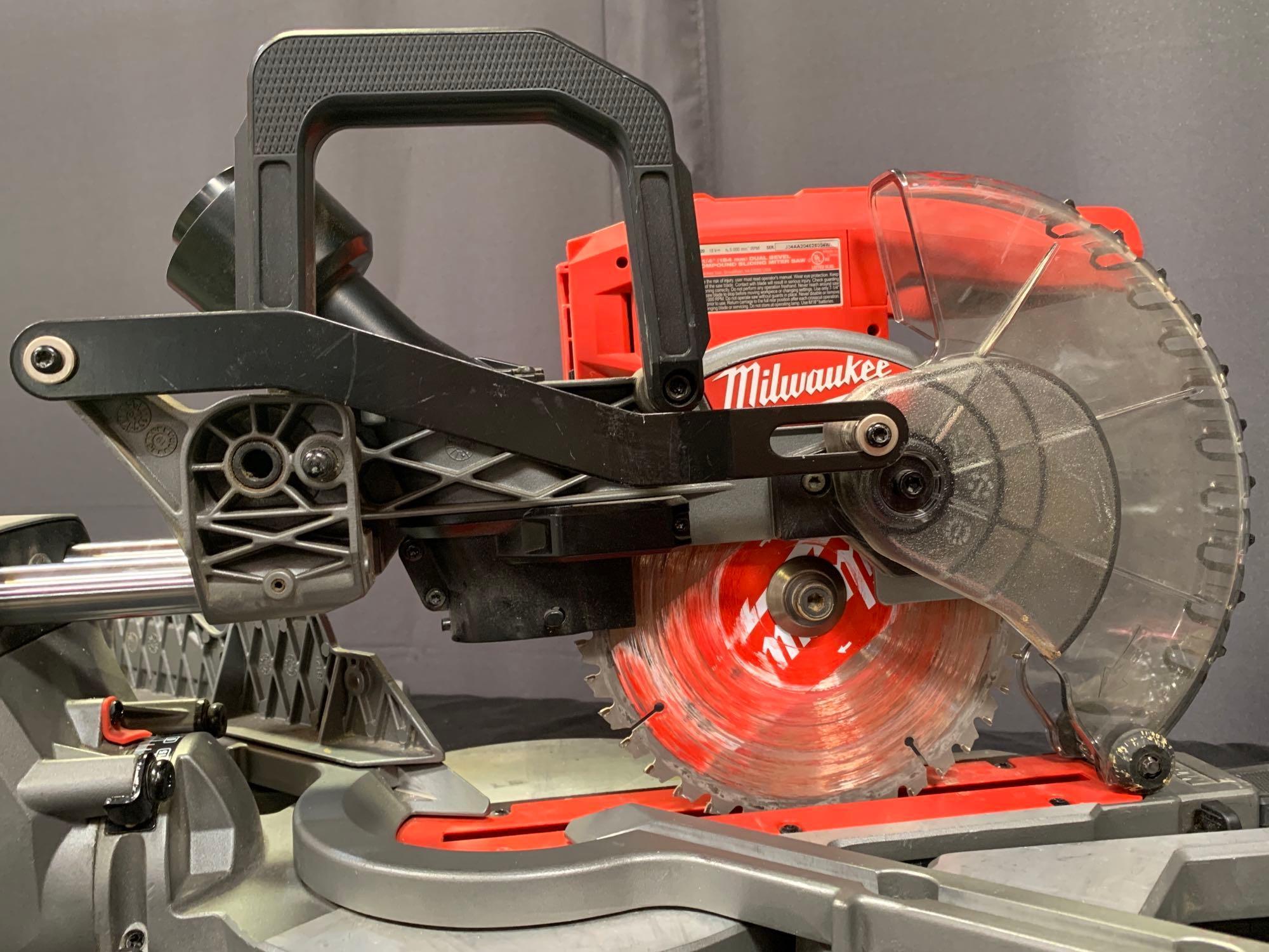 Milwaukee Bevel Compound Sliding Mitter Saw