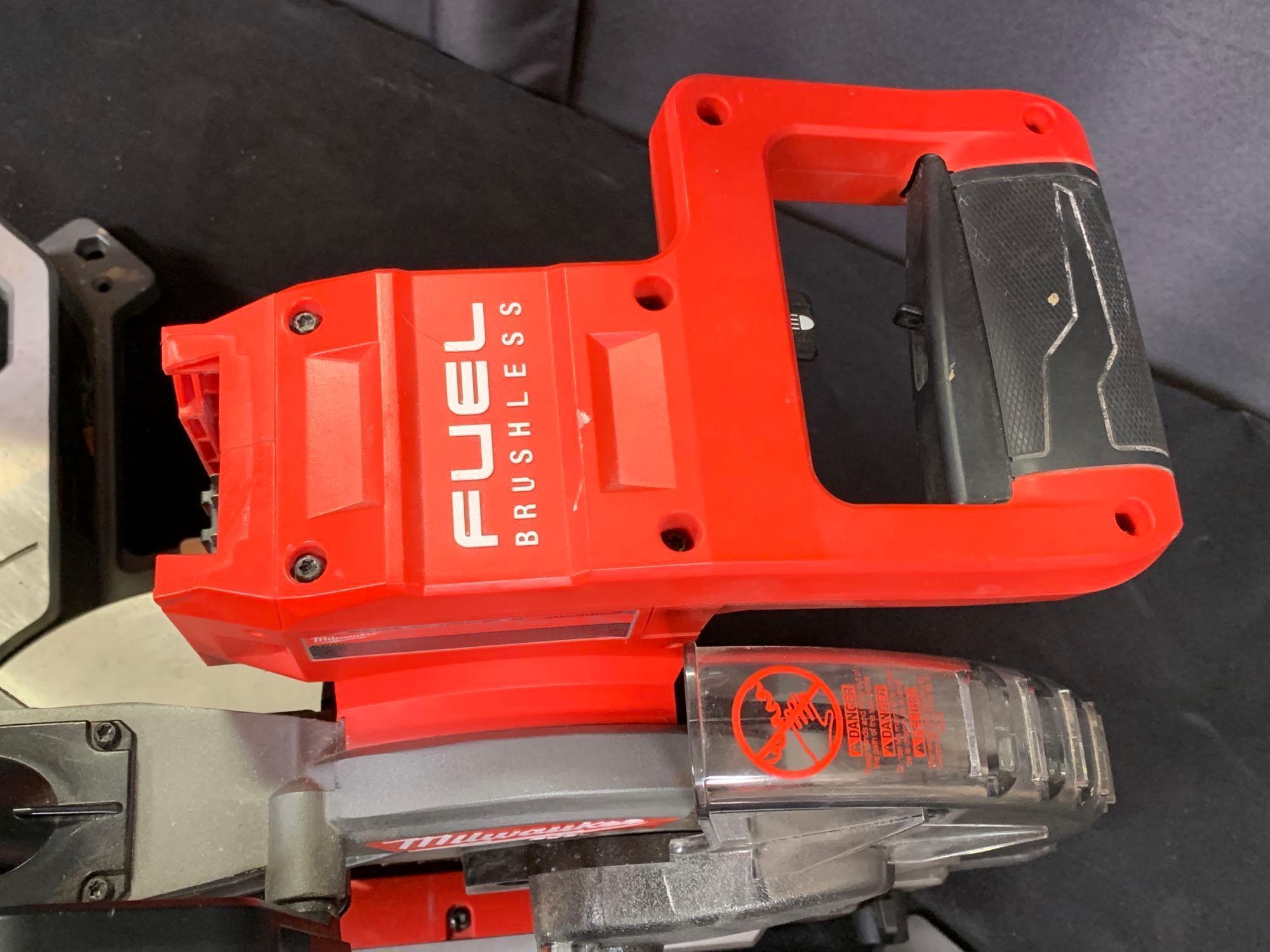 Milwaukee Bevel Compound Sliding Mitter Saw