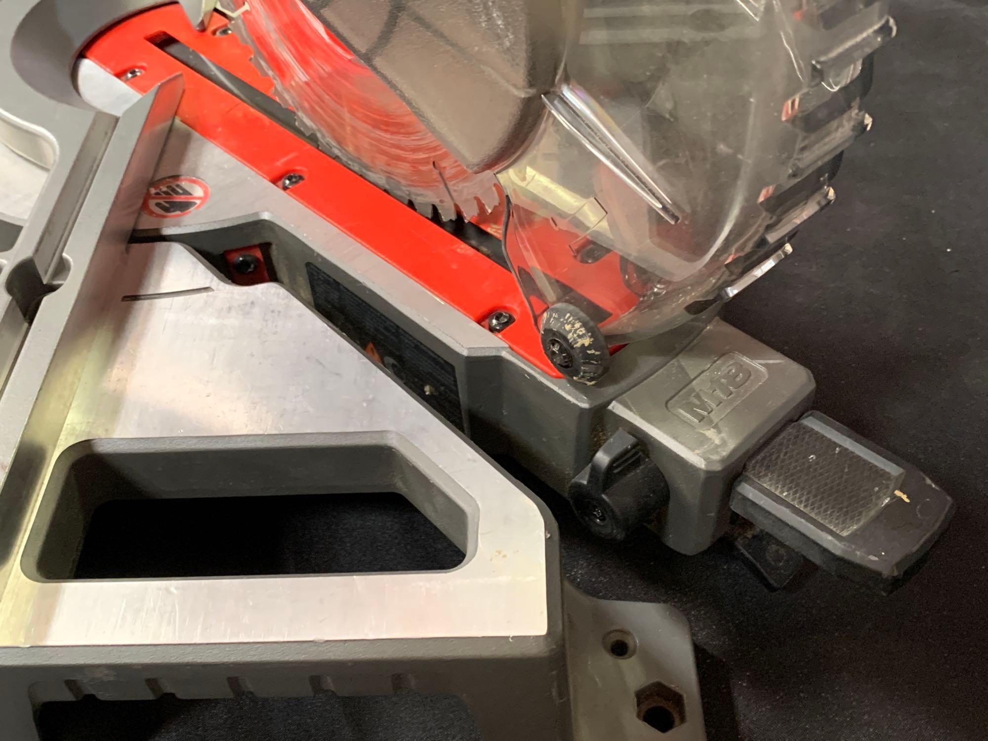 Milwaukee Bevel Compound Sliding Mitter Saw