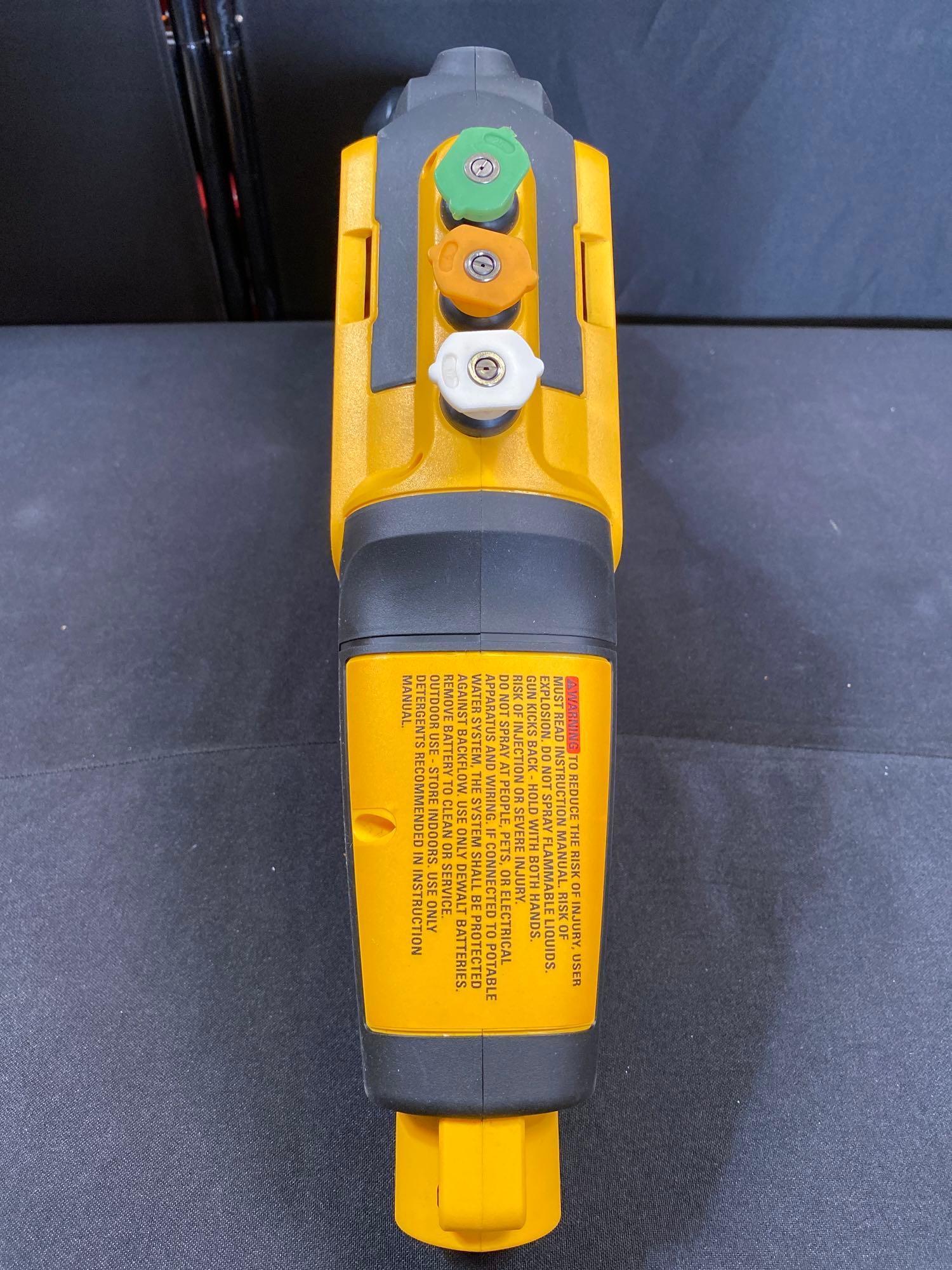 DEWALT 550 PSI POWER CLEANER (Tool Only)
