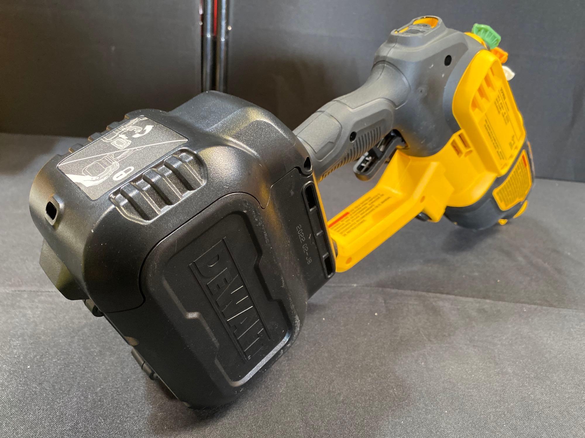 DEWALT 550 PSI POWER CLEANER (Tool Only)