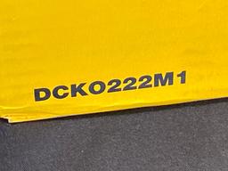 DEWALT 20V MAX XR BRUSHLESS FOLDING STRING TRIMMER AND AXIAL BLOWER COMBO KIT
