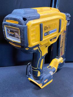 DeWALT 18 GA BRAD NAILER KIT