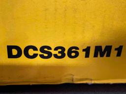 DeWALT 7-1/4" (184 mm) CORDLESS SLIDING COMPOUND MITER SAW KIT