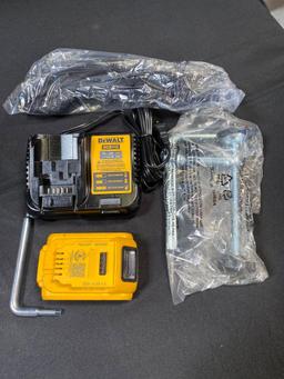 DeWALT 7-1/4" (184 mm) CORDLESS SLIDING COMPOUND MITER SAW KIT