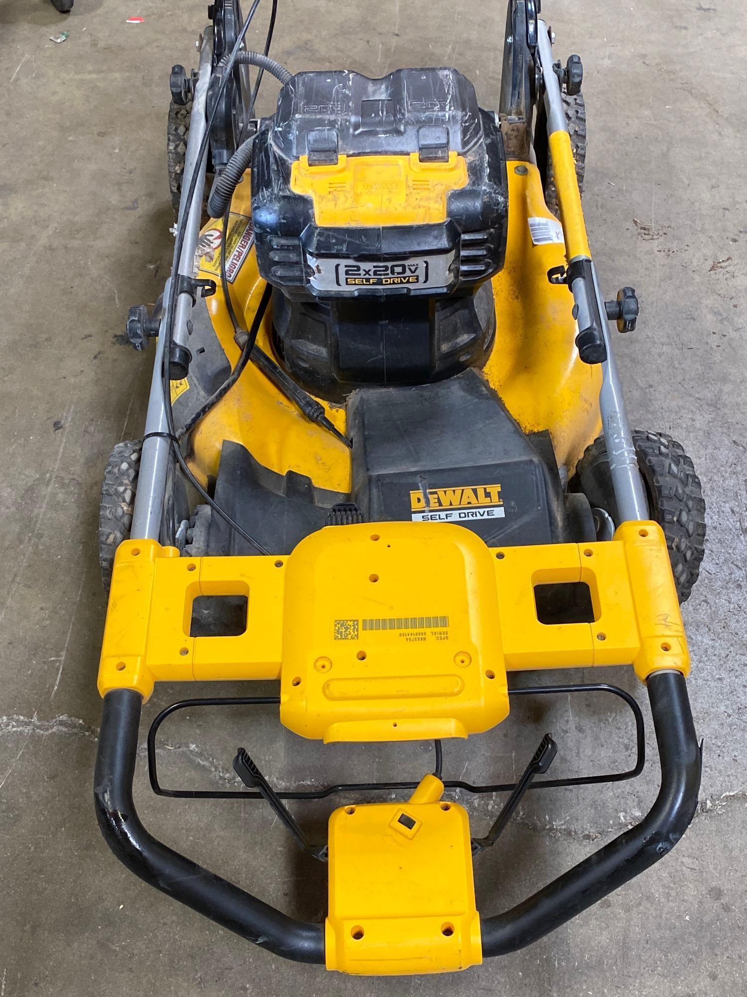 DEWALT 20V MAX Lawn Mower