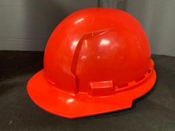 Milwaukee Red Front Brim Hard Hat w/4pt Ratcheting Suspension