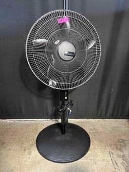 Lasko Oscillating Pedestal Fan 16"