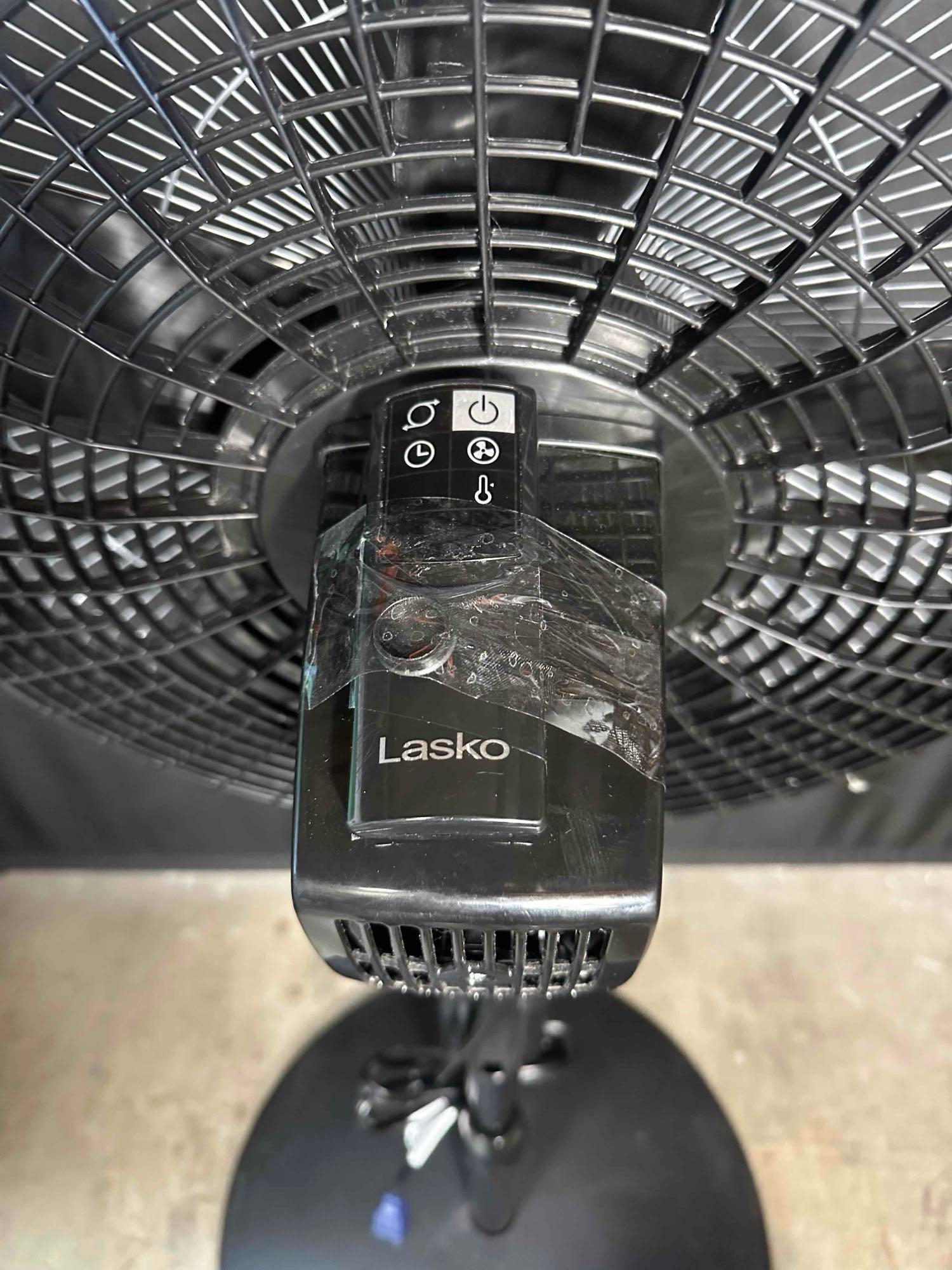 Lasko Oscillating Pedestal Fan 16"