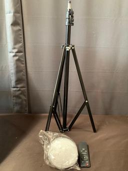 MountDog Softbox Lighting Kit, Photography Studio Light with 19.7"X27.5" Reflector