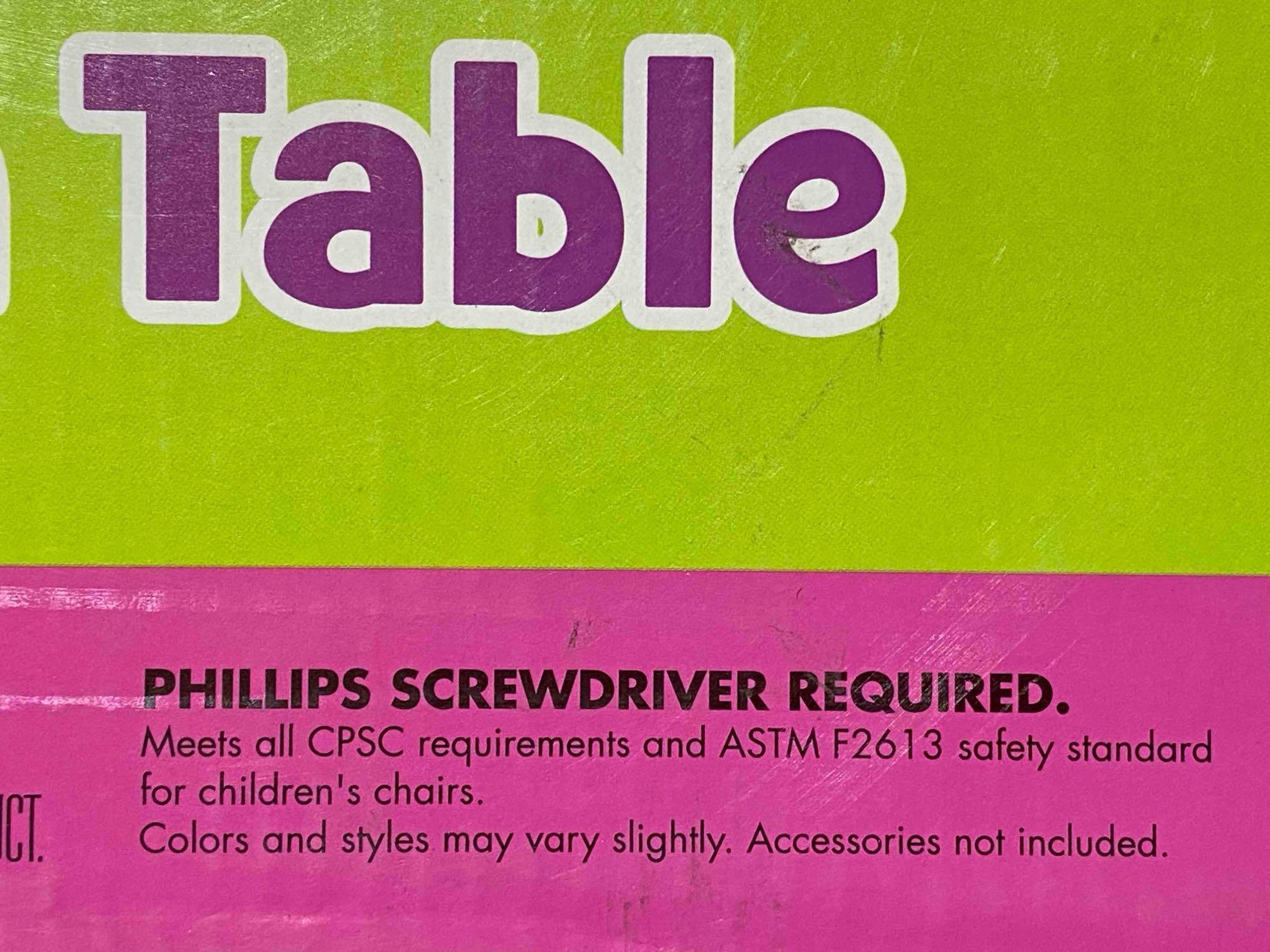 Minnie Mouse Table & Chair Set with Storage