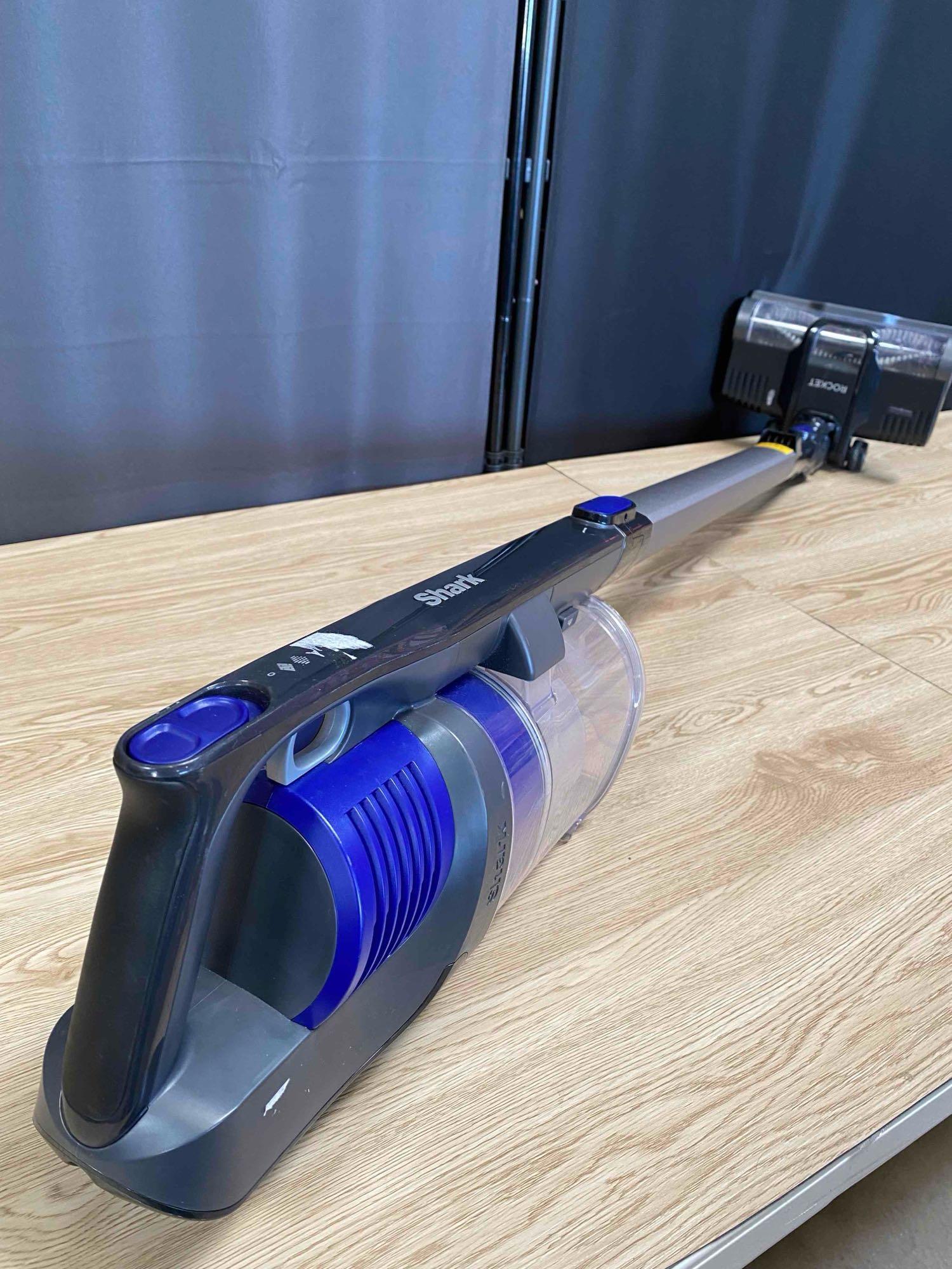 Shark - Pet Cordless Stick Vacuum