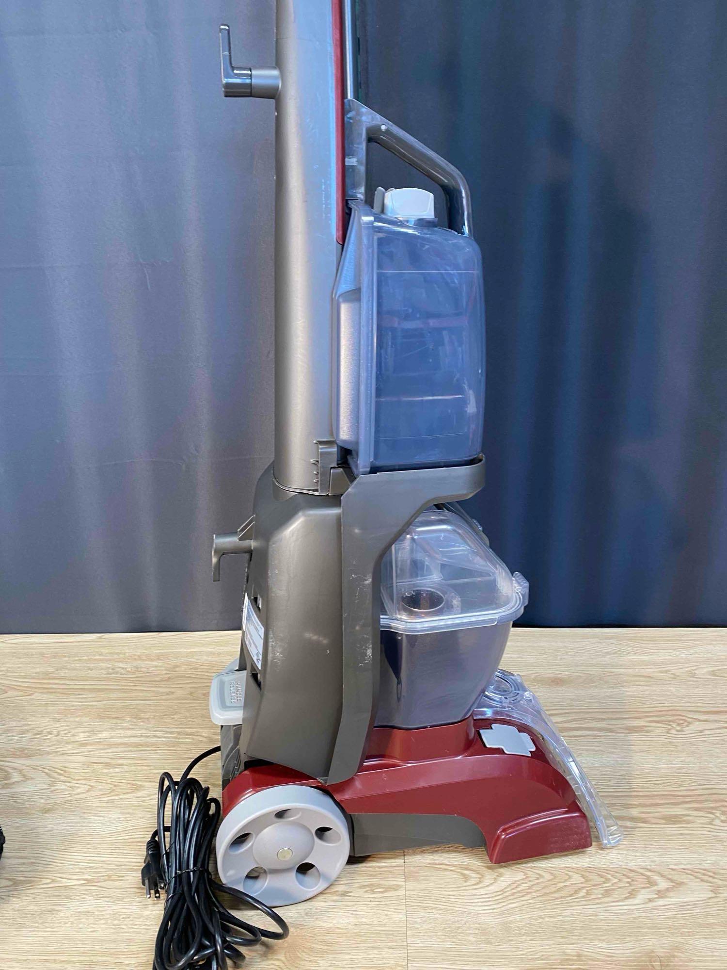 Hoover Power Scrub Deluxe Carpet Cleaner Machine