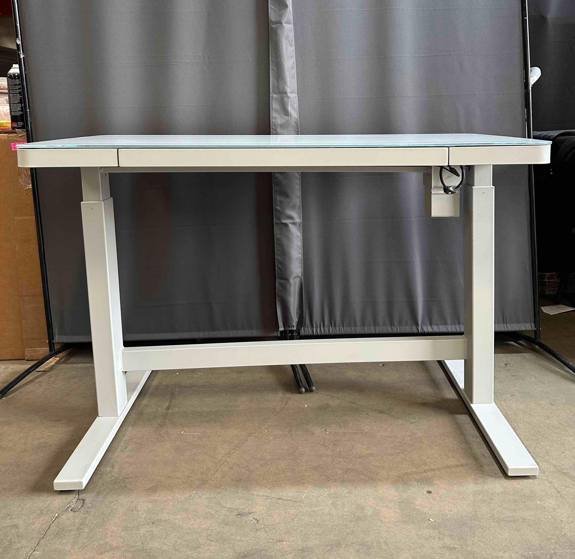 Tresanti Geller 47? Adjustable Height Desk