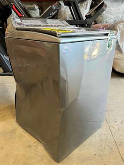 Whirlpool 5.2 ? 5.3 cu. ft. Top Load Washer with 2 in 1 Removable Agitator in Silver