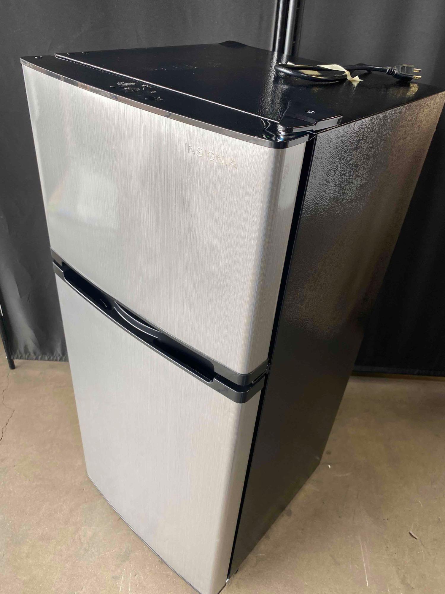 Insignia - 4.3 Cu. Ft. Mini Fridge with Top Freezer