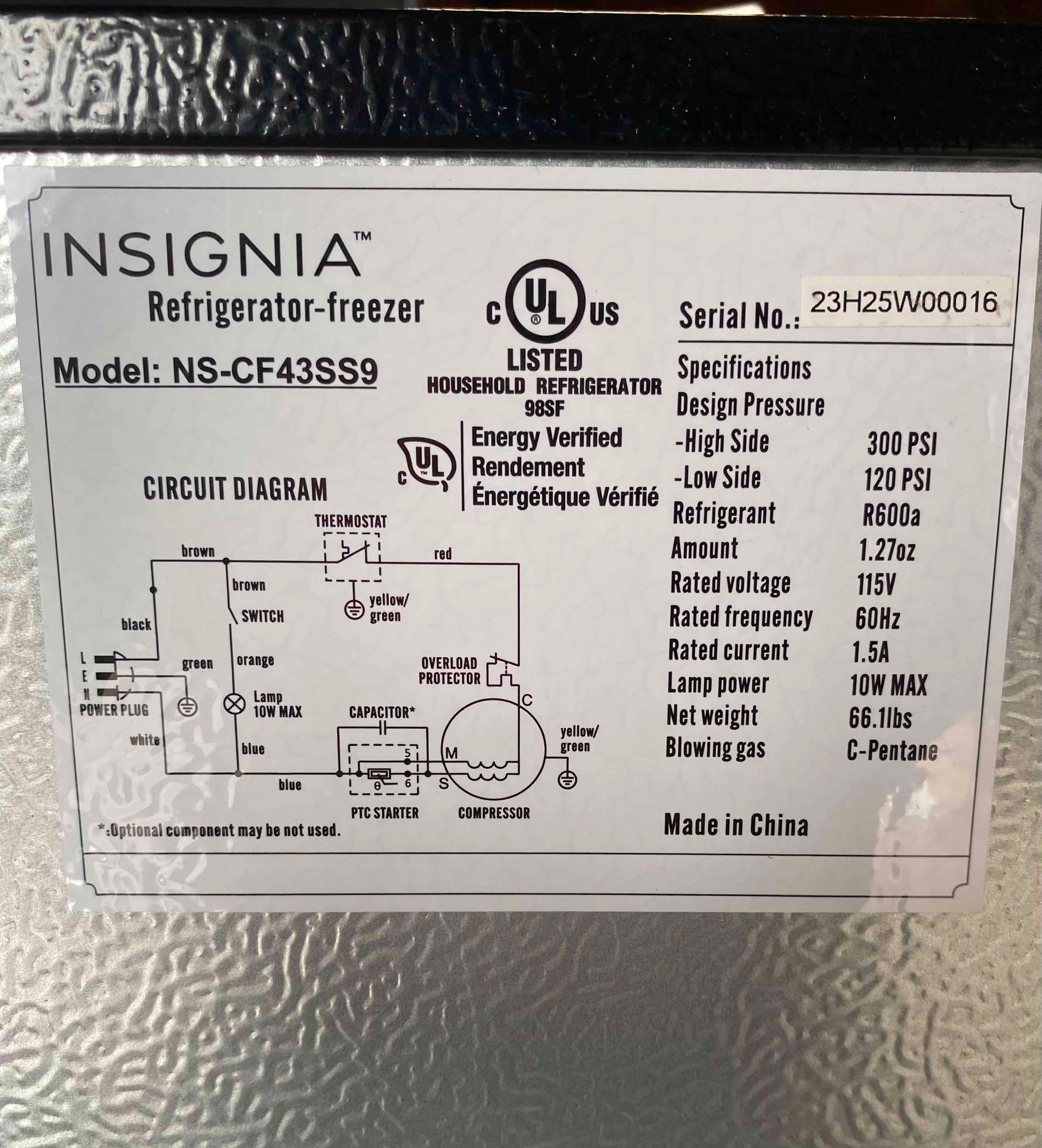 Insignia - 4.3 Cu. Ft. Mini Fridge with Top Freezer