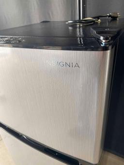 Insignia - 4.3 Cu. Ft. Mini Fridge with Top Freezer