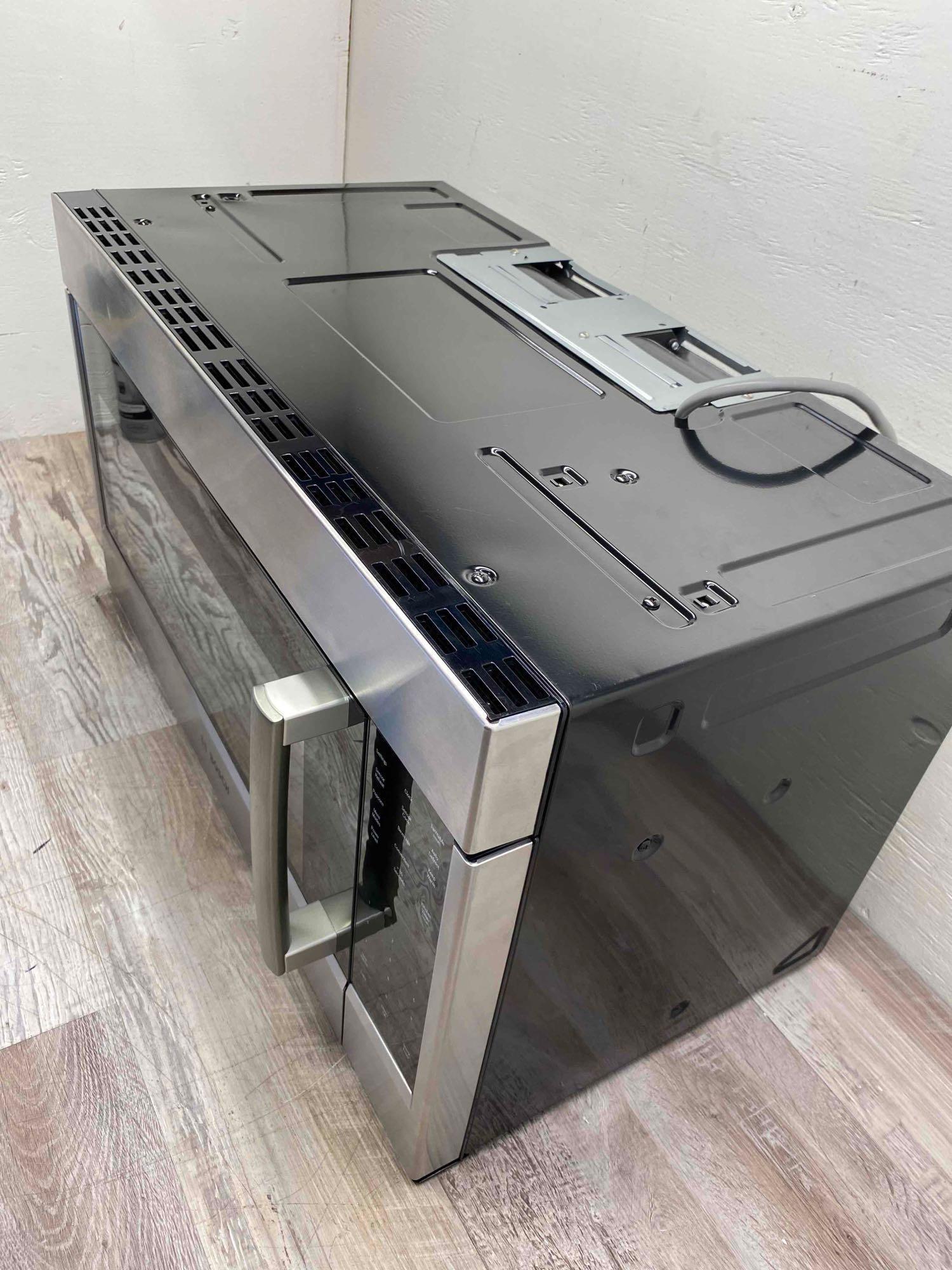 Bosch - 800 Series 1.8 Cu. Ft. Convection Over-the-Range Microwave