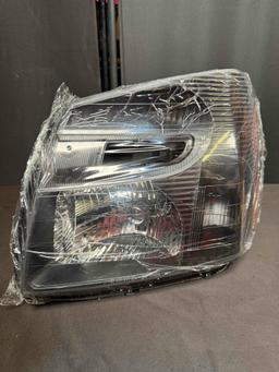 Headlight Assembly Compatible with Chevy Equinox SUV 2005, 2006, 2007, 2008, 2009