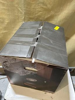 Crosley C62 2 Speed Turntable System, with Speakers
