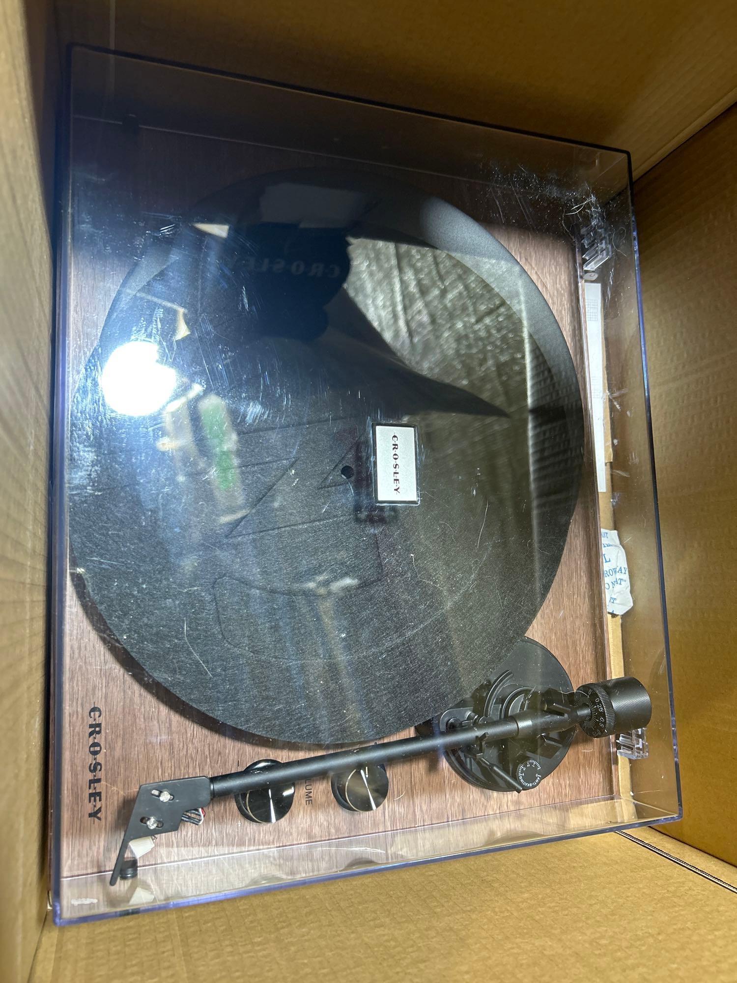 Crosley C62 2 Speed Turntable System, with Speakers