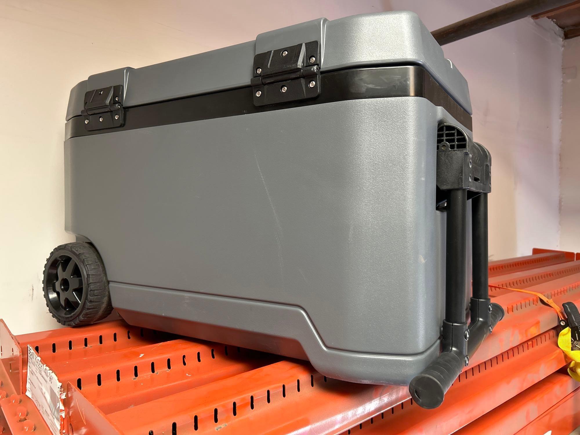 Igloo Overland 72 Roller Ice Chest Cooler