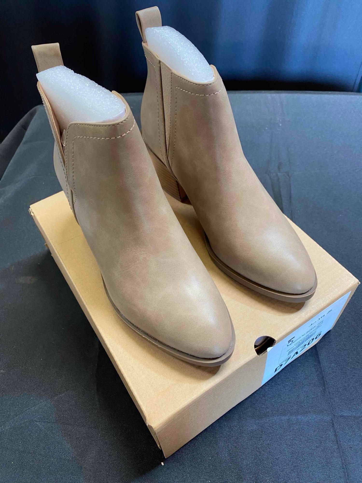 Coutgo Womens Cut Out Ankle Boots Chunky Stacked Heel Almond Toe Slip on Western Booties 6