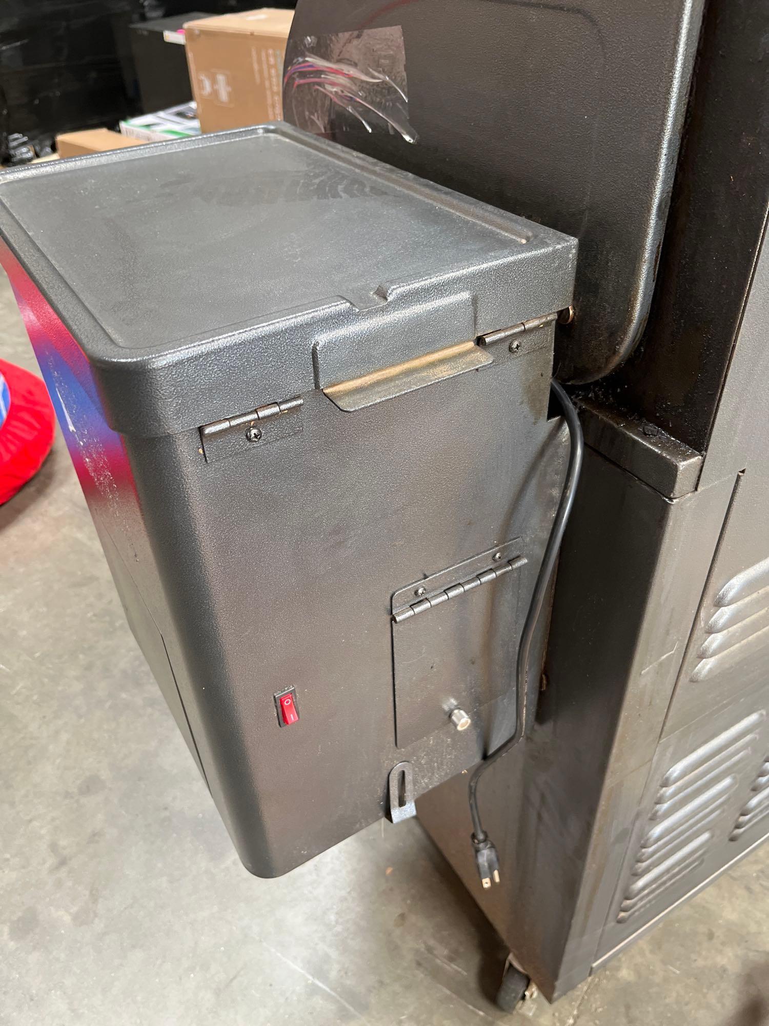 Traeger BTW, Traeger Silverton XL Pellet Grill