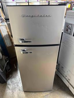 7.5 cu. ft. Mini Refrigerator in Platinum with Top Freezer