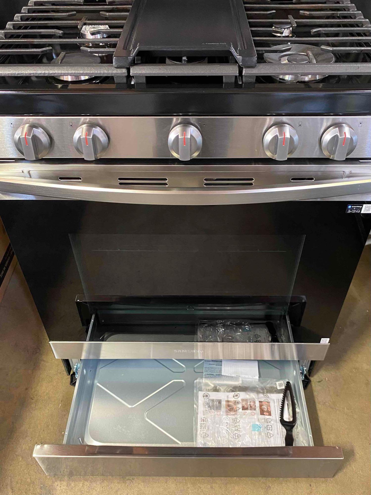 Samsung 6 cu. ft. Smart Wi-Fi Enabled Convection Gas Range