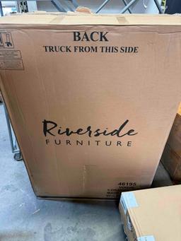 Riverside Furniture Vogue 5-Drawer Chest