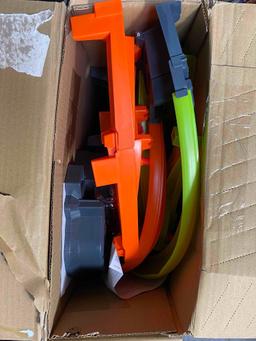 Hot Wheels Colossal Car Toy Track Set