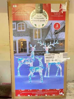 Member's Mark 3-Piece Pre-Lit Prismatic Deer Family