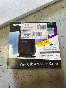 NETGEAR - Nighthawk AC1900 Router with DOCSIS 3.0 Cable Modem - Black