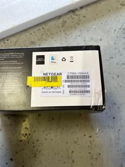 NETGEAR - Nighthawk AC1900 Router with DOCSIS 3.0 Cable Modem - Black