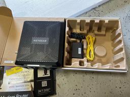 NETGEAR - Nighthawk AC1900 Router with DOCSIS 3.0 Cable Modem - Black